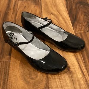 Black patent kitten heels